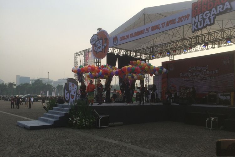 Pawai kampanye damai pemilu 2019 di Lapangan Silang Monas, Jakarta Pusat, Minggu (23/9/2018) resmi dibuka oleh Ketua KPU RI Arief Budiman.