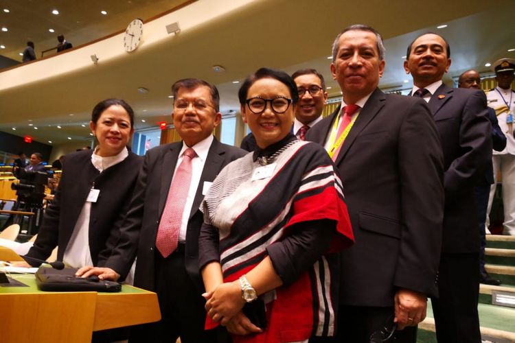 Menko PMK Puan Maharani bersama delegasi Republik Indonesia lainnya, Wakil Presiden Jusuf Kalla dan Menteri Luar Negeri Retno Marsudi dalam High Level Meeting on Global Peace di Markas Besar PBB di New York, Senin, 24 September 2018.