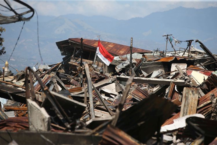 Kerusakan parah akibat gempa bumi terlihat di Perumnas Balaroa, Palu, Sulawesi Tengah, Senin (1/10/2018). Gempa bumi dan tsunami di Palu dan Donggala, Sulawesi Tengah mengakibatkan 832 orang meninggal.