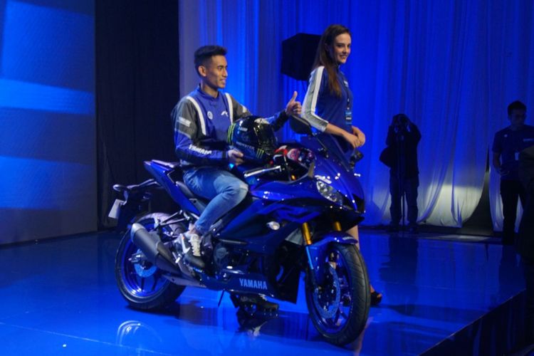 Yamaha memperkenalkan R25 dan R3 terbaru bersama Hafidz Syahrin