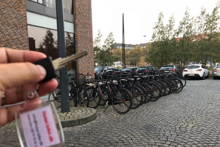 Bersepeda di Kota Copenhagen, Denmark, Selasa (16/10/2018).