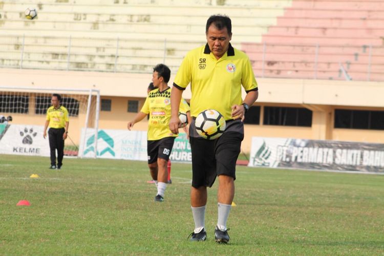 Syafrianto Ruali menilai kekuatan grup A babak delapan besar Liga 2 Indonesia merata