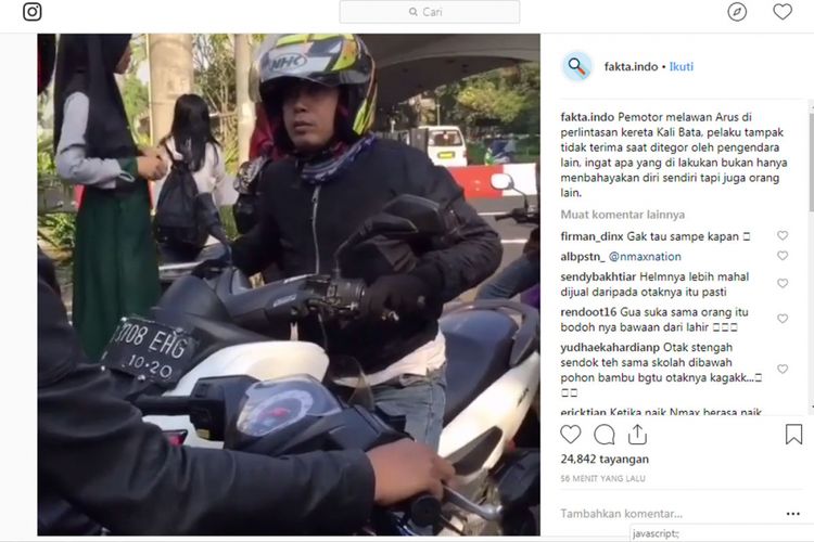 Pengemudi sepeda motor yang melawan arus dan terekam kamera.