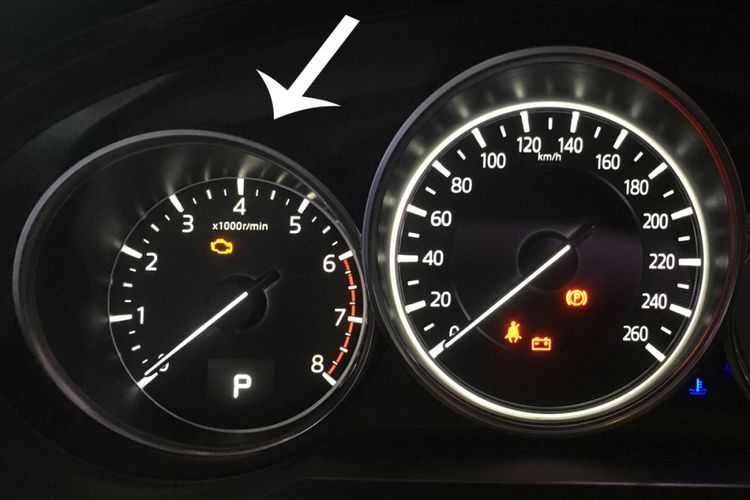 Tachometer yang menunjukkan angka RPM.