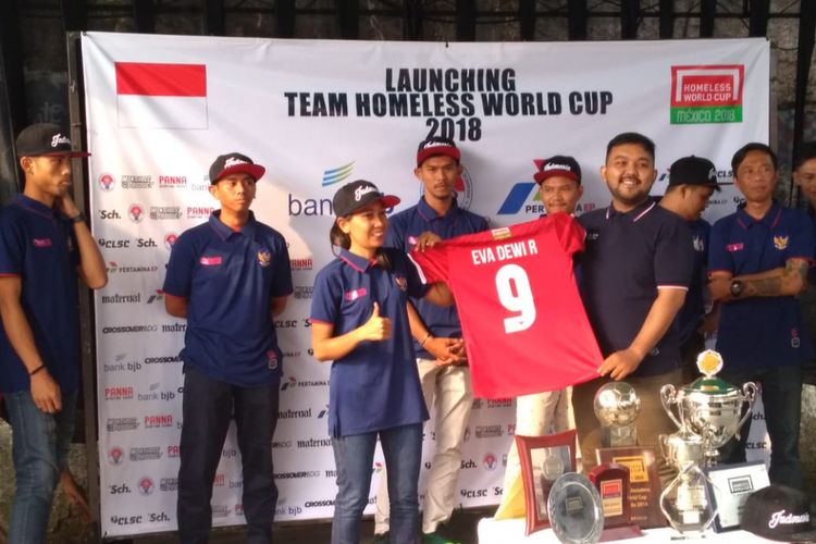 Eva Dewi, atlet perempuan Indonesia pertama dalam ajang Homeless World Cup.