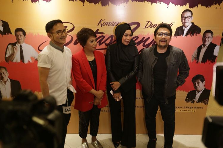Elfa Singers menghadiri konferensi pers menjelang konser 40 tahun Chaseiro berkarya di Nusa Indah Theater, Balai Kartini, Jakarta Selatan, Minggu (28/10/2018) malam.