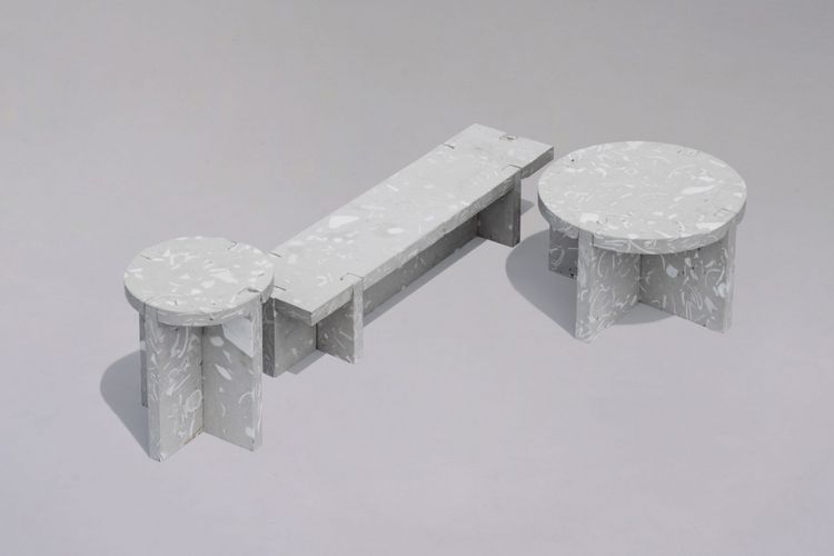 Bahan baku furnitur ini terbuat dari campuran pecahan keramik serta beton