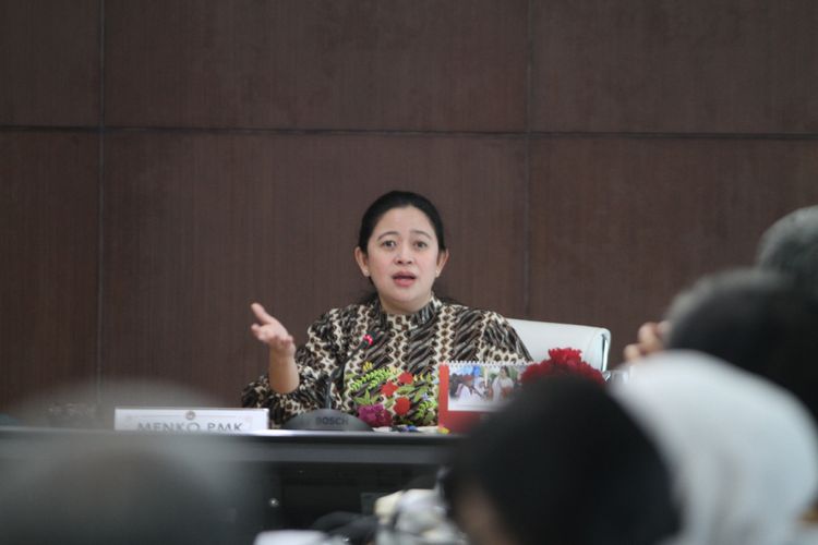 Menteri Koordinator Bidang Pembangunan Manusia dan Kebudayaan (Menko PMK) Puan Maharani, memimpin Rapat Koordinasi Tingkat Menteri (RTM) terkait Kesiapan Perluasan Penyaluran Bantuan pangan Non-Tunai (BPNT) Tahap IV November 2018, di Jakarta, Kamis (8/11/2018).