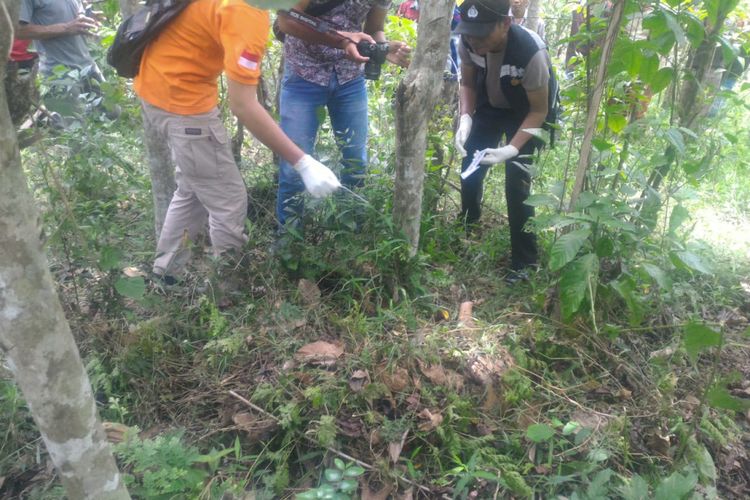 Lokasi penemuan mayat Alam Sohir (50) di Dusun I Desa Sinar Danau Kecamatan Buana Pemaca Kabupaten OKU Selatan, Sumatera Selatan pada (8/11/2018) kemarin.
