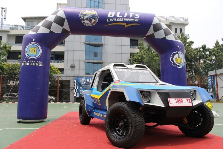 Mobil listrik kreasi bersama Universitas Budi Luhur dan ITS dalam seremoni Blits Explore Indonesia, di Universitas Budi Luhur, Jakarta (12/11/2018).