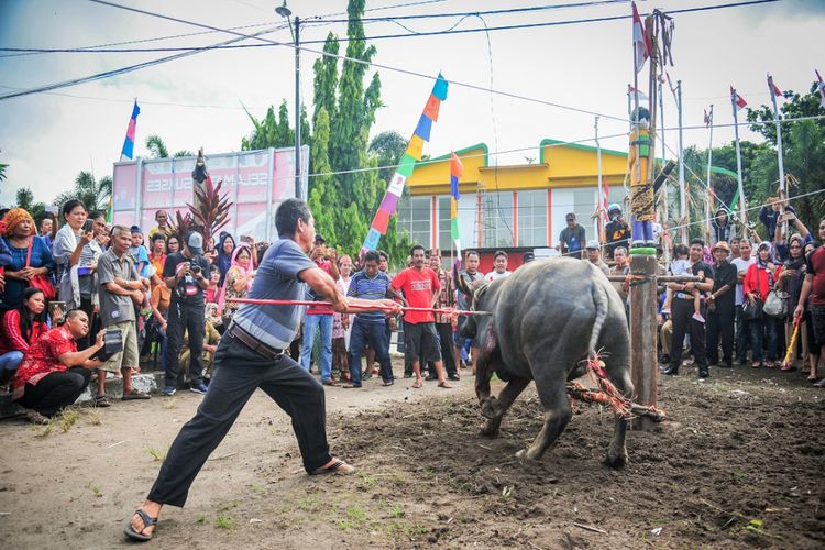 Prosesi Saat Upacara Tiwah sedang berlangsung di Komplek Balai Induk Kahaingan Kota Palangkaraya