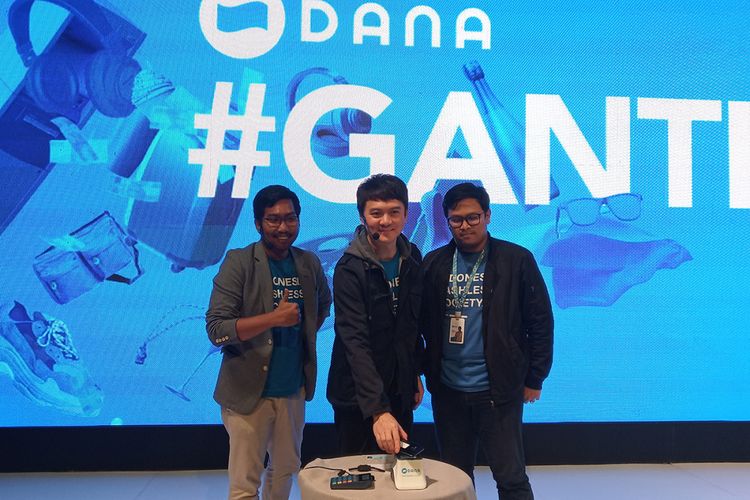 CEO DANA Vince Iswara (tengah) saat peresmian aplikasi dompet digital DANA di Jakarta, Rabu (5/12/2018).