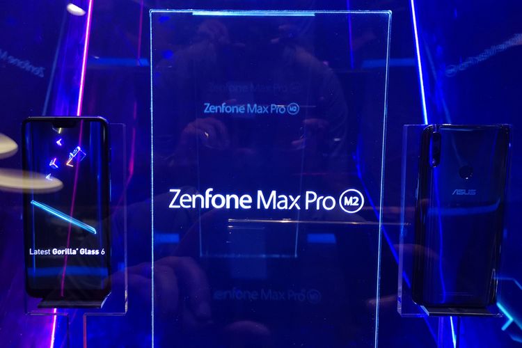 Display unit Zenfone Max Pro M2 dalam acara peluncurannya di Jakarta, Selasa (11/12/2018).