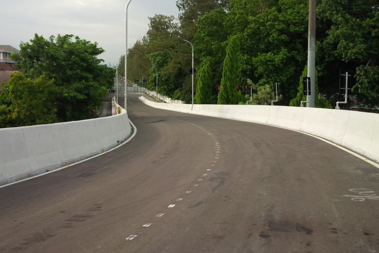 Jalan layang (flyover) Manahan di Kota Solo, Jawa Tengah, Minggu (16/12/2018).