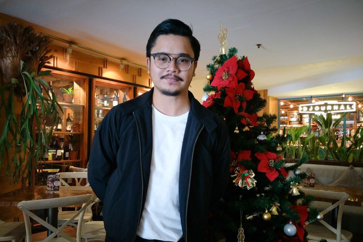 Artis peran Derby Romero dalam wawancara khusus film Orang Kaya Baru di Senayan City, Jakarta Pusat, Rabu (19/12/2018).