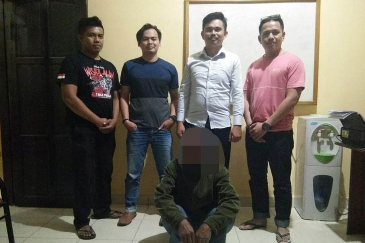 Polres Tana-toraja mengamankan seorang pelaku yang diduga salah paham saat melakukan pengukuran sebidang tanah di sekitar rumah mereka kecamatan Makale Selatan, Tana Toraja, Kamis (27/12/2018). 