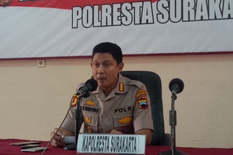 Kapolresta Surakarta Komisaris Besar Polisi Ribut Hari Wibowo dalam pers rilis akhir tahun 2018 di Mapolresta Surakarta, Solo, Jawa Tengah, Minggu (30/12/2018).
