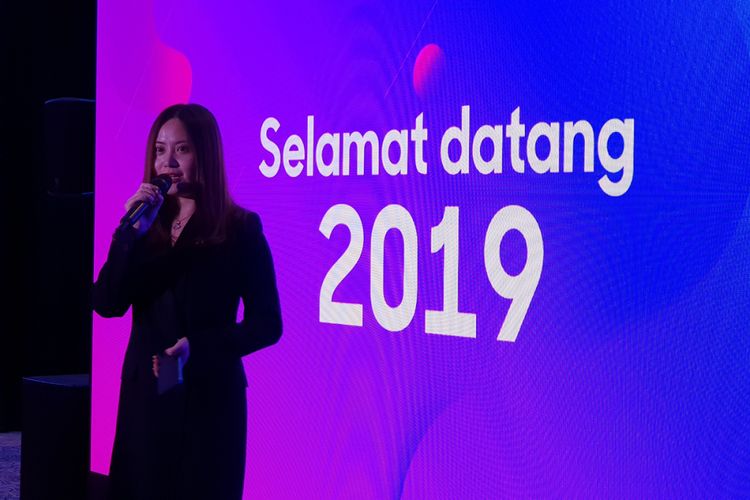 Alinna Wenxin, Marketing Director Oppo Indonesia, saat berbicara dalam acara peluncuran Oppo R17 Pro di Jakarta, Kamis (3/1/2019).
