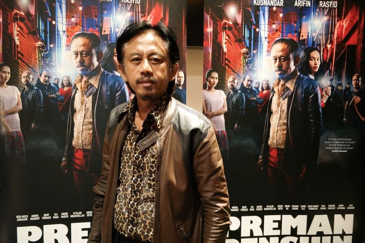 Artis peran Epy Kusnandar dalam gala premiere film Preman Pensiun di XXI Epicentrum, Jakarta Selatan, Kamis (10/1/2019).
