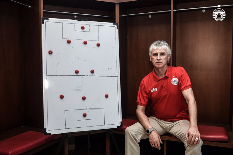 Pelatih asal Bulgaria, Ivan Kolev, resmi menangani Persija Jakarta pada Liga 1 2019. 
