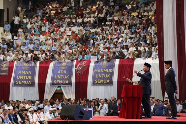 Calon Presiden nomor urut 02 Prabowo Subianto saat membacakan pidato kebangsaan bertajuk Indonesia Menang di Jakarta Convention Center (JCC), Senayan, Jakarta, Senin (14/1/2019) malam.