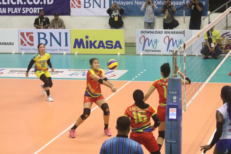 Pertandingan seri kedua putaran kedua Proliga 2019 antara Jakarta Pertamina Energi Vs Jakarta Elektrik PLN.