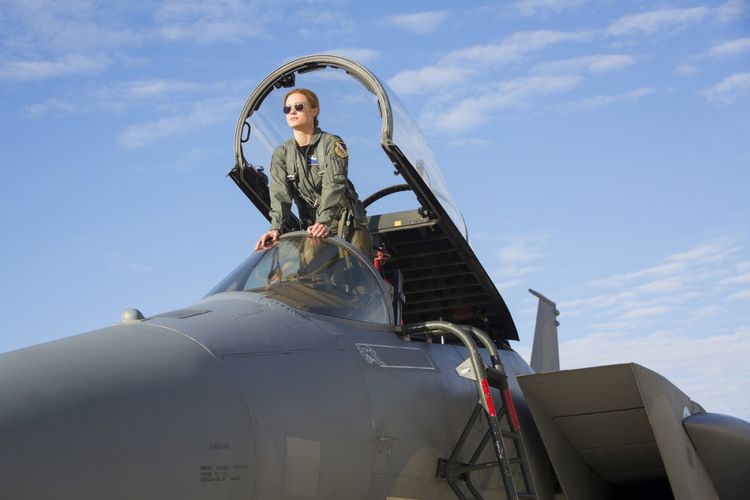Brie Larson berperan sebagai Carol Danvers dalam film Captain Marvel.