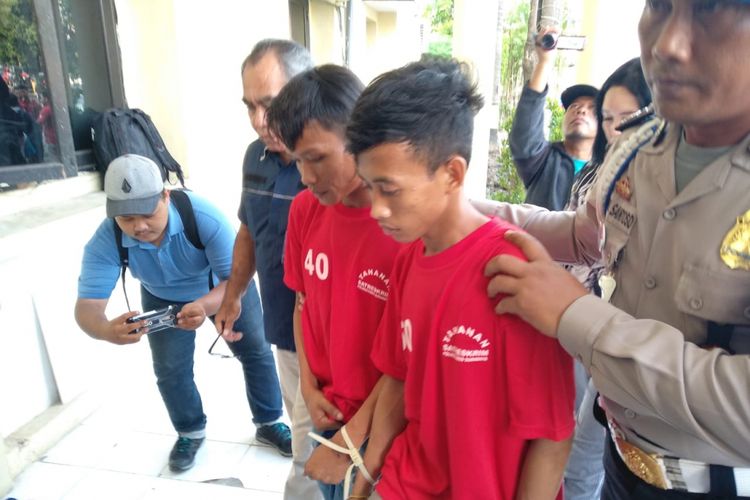 2 pelaku pembunuhan bos laundry di Surabaya diamankan di Pelabuhan Gresik, Kamis (17/1/2019) malam