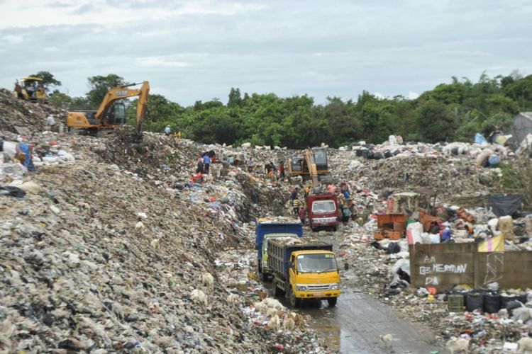 Tempat Pembuangan Akhir (TPA) Burangkeng, Kecamatan Setu, Kabupaten Bekasi, Senin (21/1/2019).