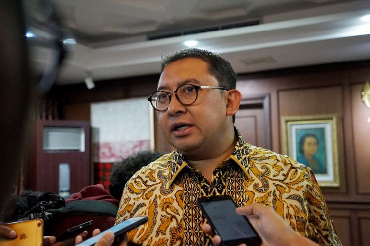 Wakil Ketua DPR Fadli Zon Saat ditemui di ruang kerjanya, gedung Nusantara III, Kompleks Parlemen, Senayan, Jakarta, Rabu (23/1/2019). 