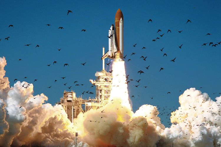 Pesawat ulang alik Challenger saat akan meluncur ke luar angkasa pada 28 Januari 1986