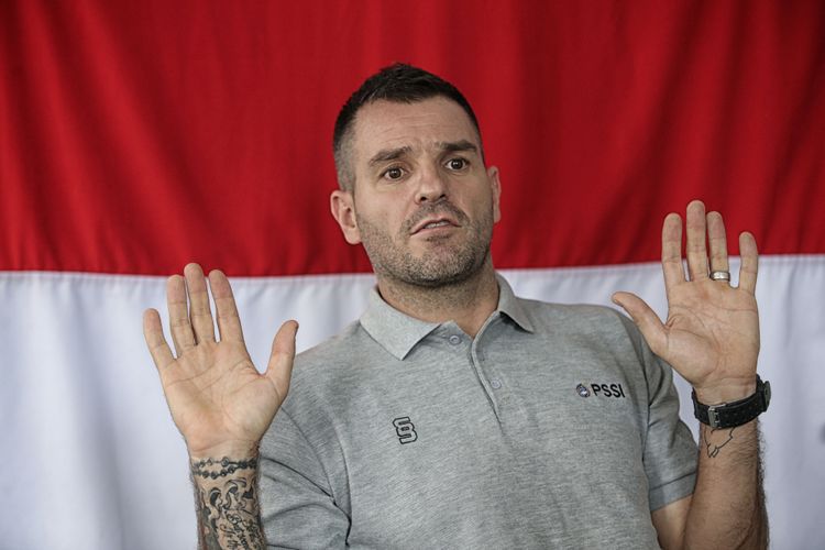 Wawancara pelatih asal Skotlandia, Simon McMenemy, di Kantor PSSI, Jakarta, Kamis (31/1/2019). Simon didapuk menjadi pelatih tim nasional Indonesia, salah satu target yang diberikan PSSI adalah membawa timnas Indonesia menjadi juara di Piala AFF 2020.