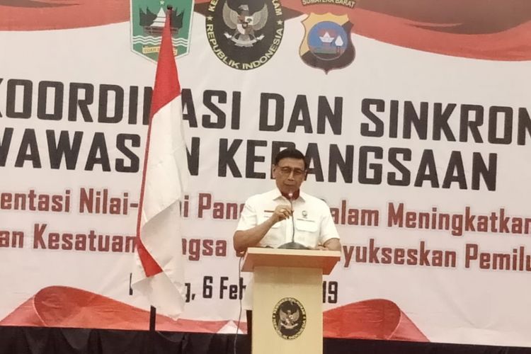 Menko Polhukam Wiranto saat memberi kata sambutan acara deklarasi setia Pancasila dan bela negara, Rabu (6/2/2019), di Padang, Sumatera Barat (Sumbar). 