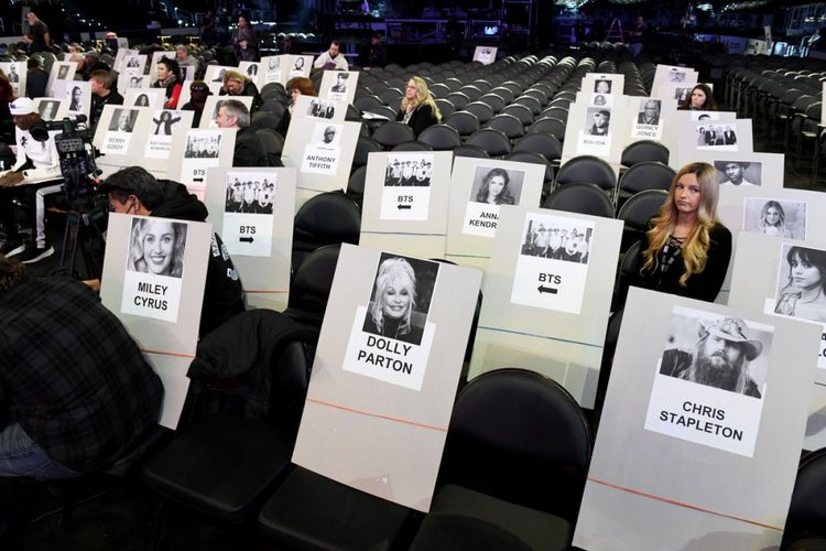 Pengaturan tempat duduk untuk para artis yang menghadiri perhelatan Grammy Awards di Staples Center, Los Angeles, Minggu (10/2/2019). BTS akan duduk di samping Camila Cabello dan di belakang Miley Cyrus dan Dolly Parton.