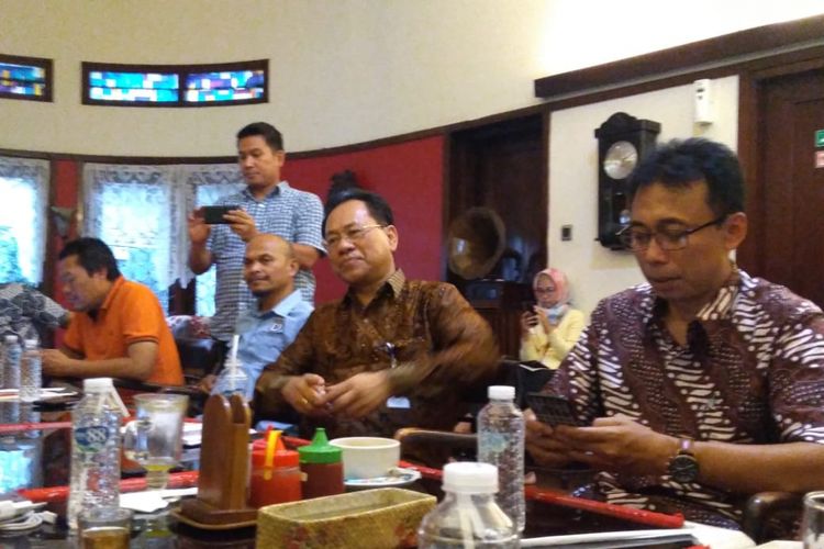 Kepala Pusat Sains Teknologi Nuklir Terapan (PSTNT) Batan Jupiter Sitorus Pane tengah menjelaskan keterlibatan Batan dalam penelitian penyebab stunting di Indonesia.