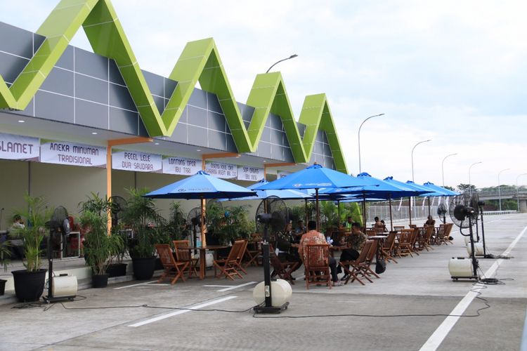Rest area yang dikelola PT Jasamarga Properti di koridor Jalan Tol Trans-Jawa.
