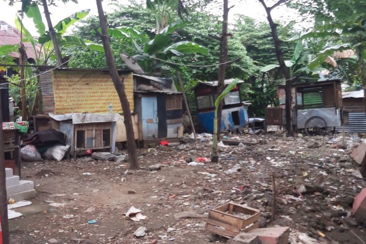 Lahan damkar di Rawamangun, Jakarta Timur yang kini dijadikan lahan pemulung, Rabu (20/2/2019)