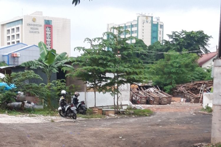 Lahan damkar di Rawamangun, Jakarta Timur yang kini dijadikan lahan pemulung, Rabu (20/2/2019)