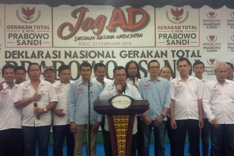 Relawan Jagad saat melakukan deklarasi dukungan terhadap pasangan capres-cawapres nomor urut 02 Prabowo-Sandiaga di Hotel Lorin Solo, Jawa Tengah, Sabtu (23/2/2019).