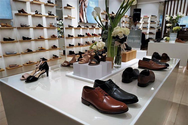 Gerai Clarks di Pondok Indah Mal