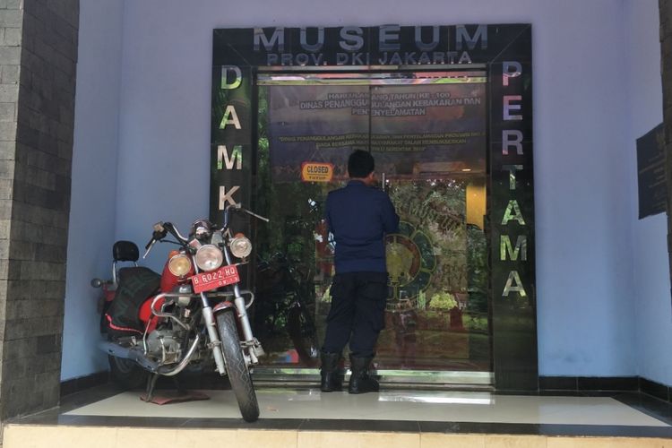 Pintu masuk Museum Damkar yang ada di kawasan TMII, Jakarta Timur, Kamis (1/3/2019).