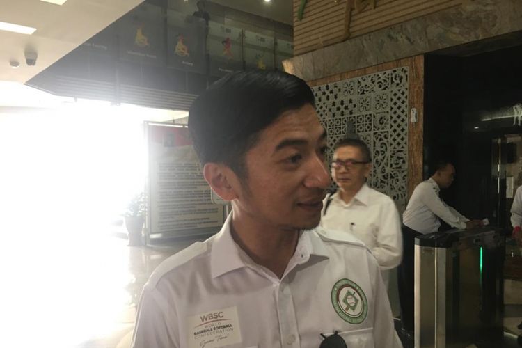 Ketua Umum PB Perbasasi Andhika Mohammad Yudhistira Monoarfa saat menyambangi Kantor Kemenpora, Jakarta, Senin (4/3/2019).