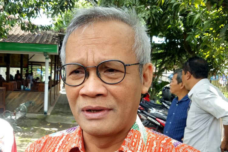 Direktur Program TKN Joko Widodo-Maaruf Amin, Aria Bima dalam acara Sosialisasi 4 Pilar Kebangsaan di Sukoharjo, Jawa Tengah, Minggu (10/3/2019).