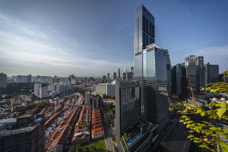Guoco Tower, gedung tertinggi di Singapura yang menjulang 290 meter di atas permukaan laut.