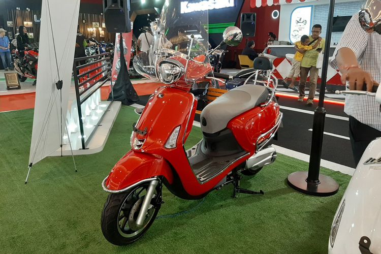 Deretan motor-motor retro di Telkomsel IIMS 2019.