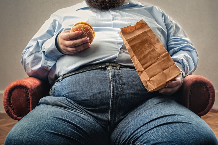 Seseorang yang kegemukan atau overweight berisiko tinggi terkena kolesterol tinggi