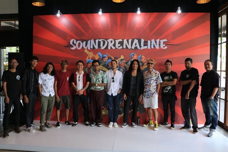 Para penampil dan perwakilan penyelenggara festival musik Soundrenaline 2019.
