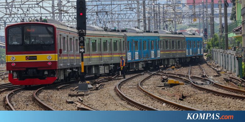 Motor Sarlan Tersangkut pada Rangka Bawah KRL