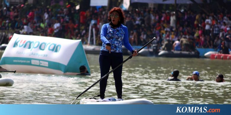 Susi Rebahan dan Minum di Tengah Danau Saat Tanding dengan Sandiaga