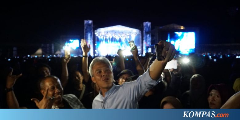 Cerita Ganjar Diajak Selfie Orang yang Pakai Kaus #2018GantiGubernur